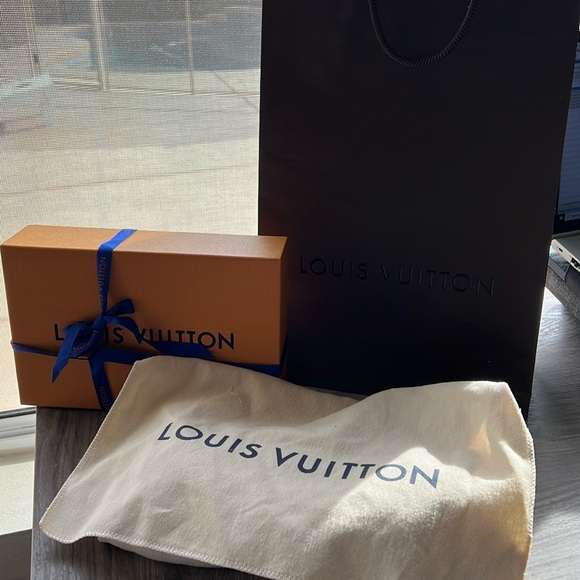 Authentic Louis Vuitton Damier Eva - Picture 11 of 11